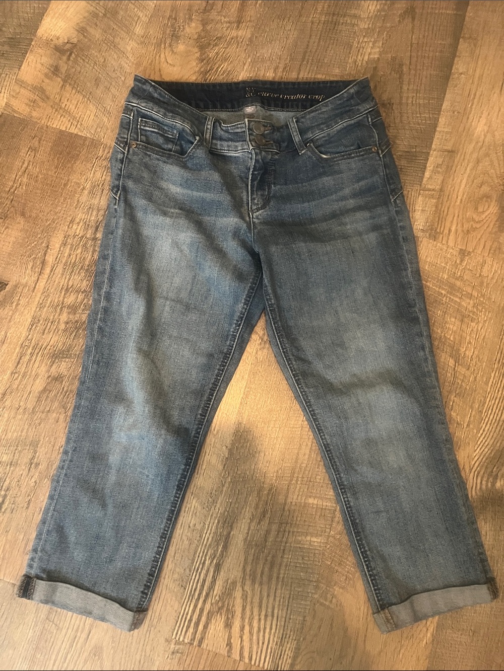 New York & Company Medium Wash Cropped Ankle Jeans